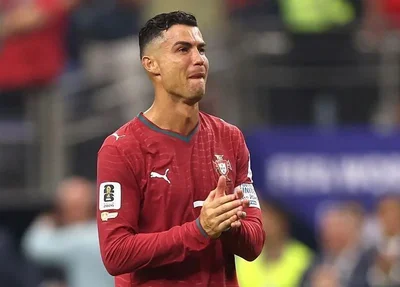 Cristiano Ronaldo chora após o término da partida entre Portugal x Espanha na Copa do Mundo