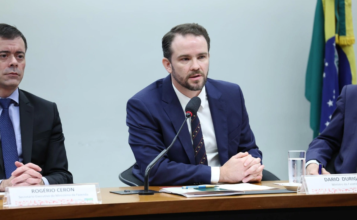 Dario Durigan admitiu a possibilidade de retorno da "taxa das blusinhas"