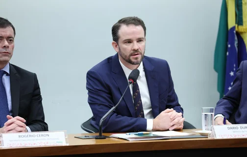 Dario Durigan admitiu a possibilidade de retorno da "taxa das blusinhas"