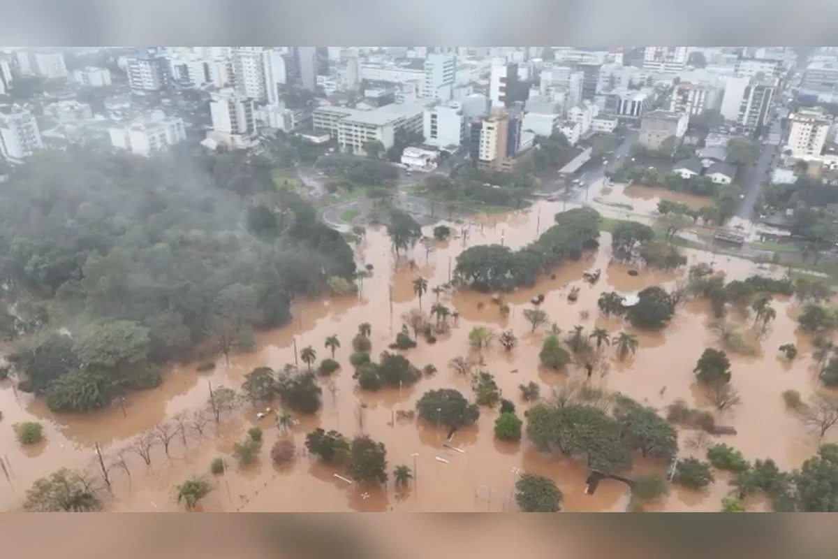 Defesa Civil registra mais de 1,2 mil desabrigados e monitora rios que seguem acima do nível normal.