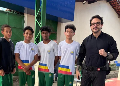 Delegado Eduardo Aquino leva prevenção ao crime à escola na Santa Maria da Codipi