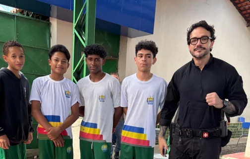 Delegado Eduardo Aquino leva prevenção ao crime à escola na Santa Maria da Codipi