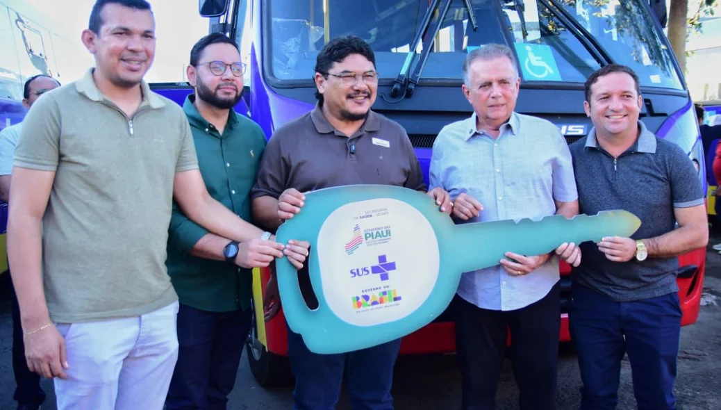 Deputado federal Flávio Nogueira e aliados