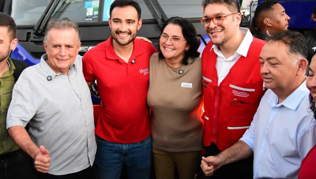Deputado federal Flávio Nogueira viabiliza micro-ônibus do SUS para sete municípios do estado.