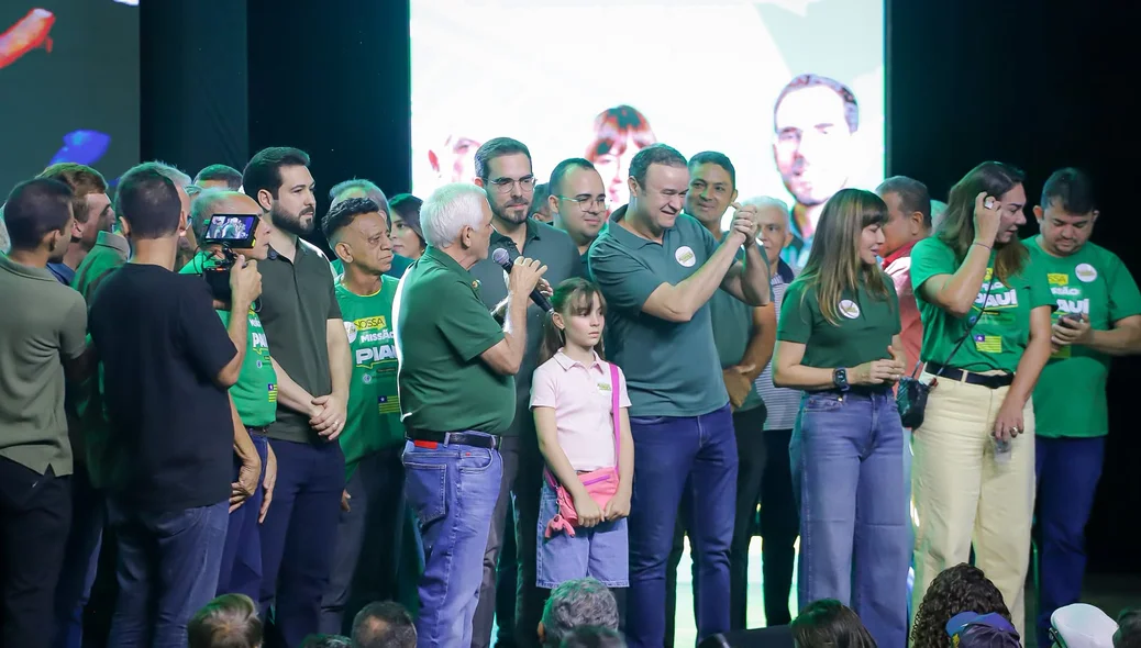 Deputado federal Marcos Aurélio, vice-governador Themístocles Filho, deputado estadual Felipe Sampaio e prefeita Ivanária Sampaio participaram do encontro