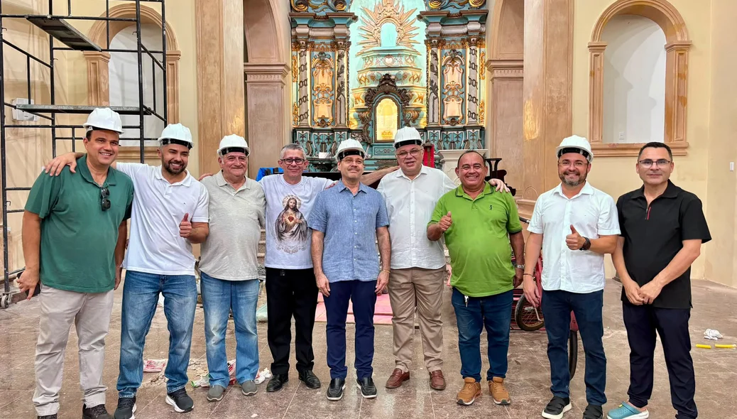 Deputado Florentino Neto visita obras da Catedral de Parnaíba e destaca avanço da restauração