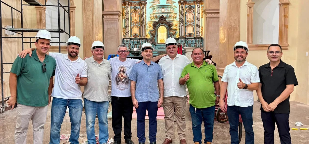Deputado Florentino Neto visita obras da Catedral de Parnaíba e destaca avanço da restauração