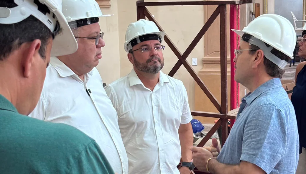 Deputado Florentino Neto visita obras da Catedral de Parnaíba