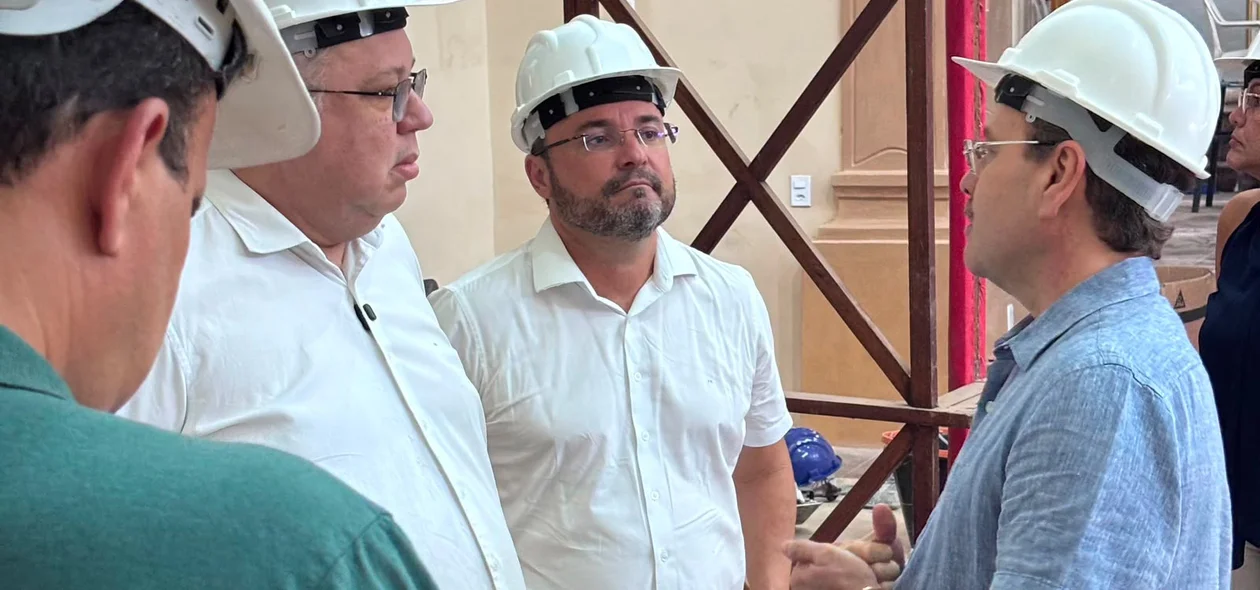 Deputado Florentino Neto visita obras da Catedral de Parnaíba