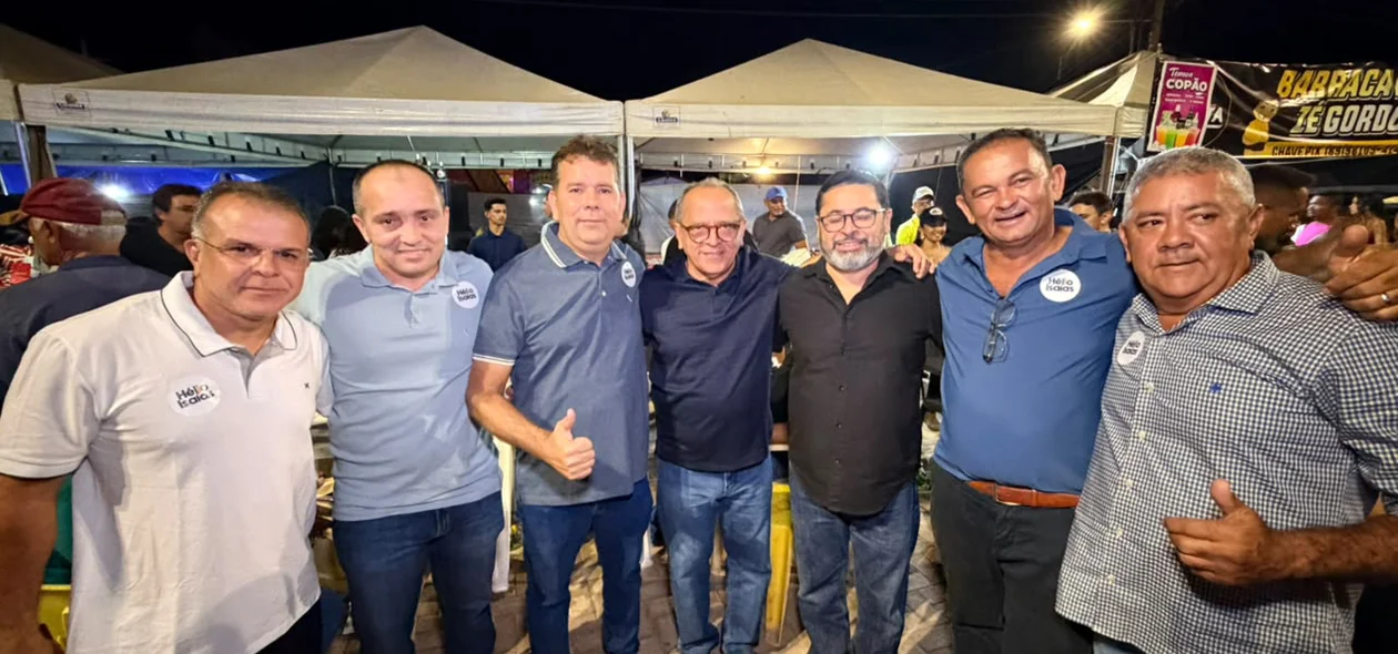 Deputado Hélio Isaías com lideranças