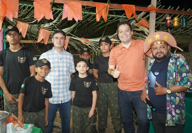 Deputado Severo Eulálio prestigia arraiais em Teresina