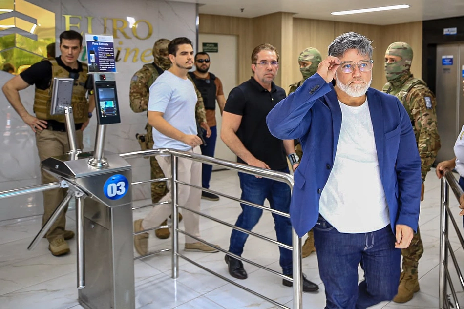 Douglas Fonseca sendo preso