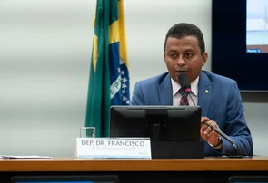 Dr. Francisco quer reduzir jornada de trabalho de mães atípicas no setor privado