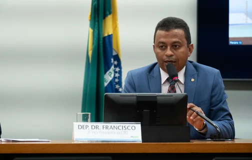 Dr. Francisco quer reduzir jornada de trabalho de mães atípicas no setor privado