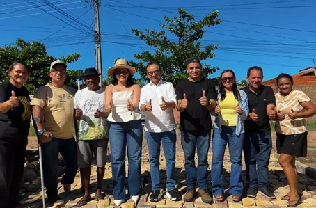 Dr. Hélio acompanha obras de pavimentação em José de Freitas