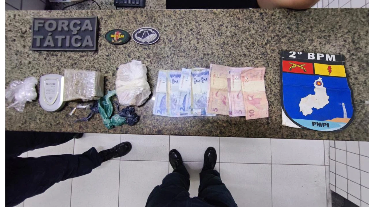 Drogas e dinheiro apreendidas na casa de Natanael da Silva
