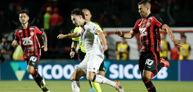 Duelo entre Vitória e Vasco
