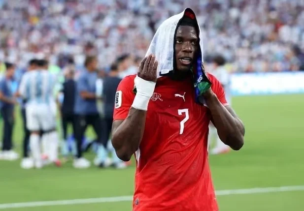 Embolo foi expulso aos 25 do segundo tempo após simular falta