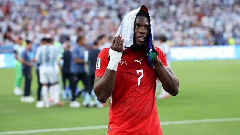 Embolo foi expulso aos 25 do segundo tempo após simular falta
