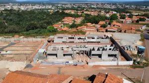 Entre as obras em andamento estão a construção de uma creche padrão FNDE