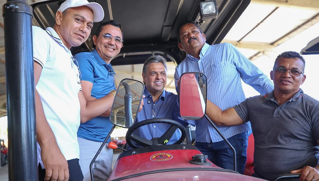 Entrega equipamentos na sede da Codevasf