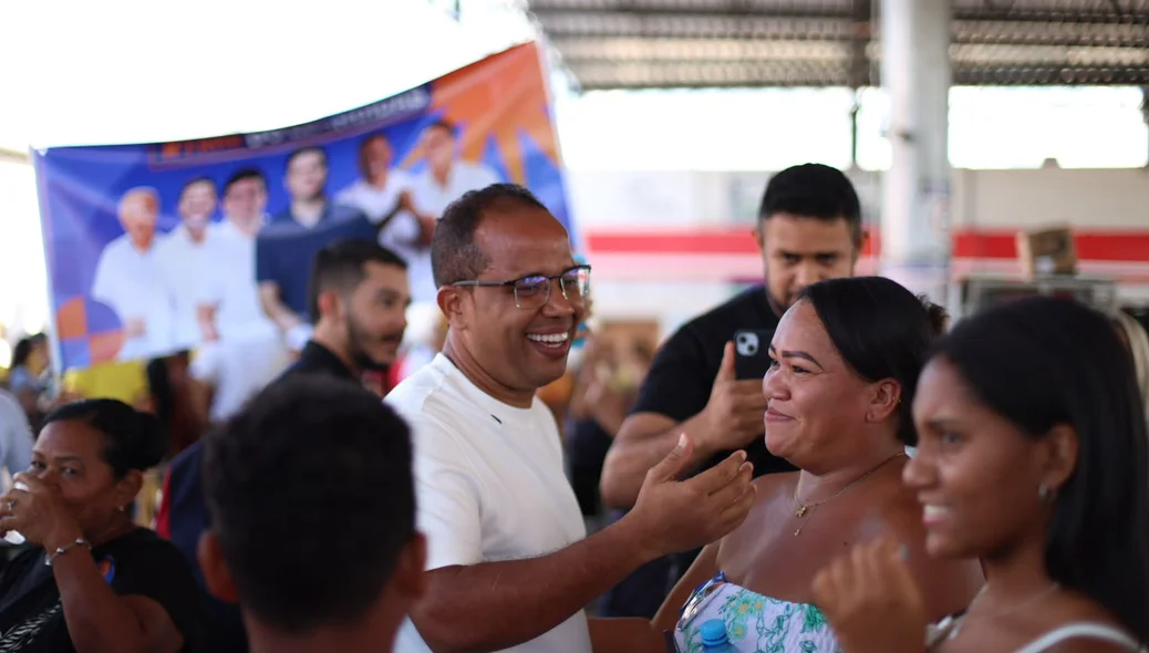 Enzo Samuel participa de convenção para oficializar candidatura a deputado estadual