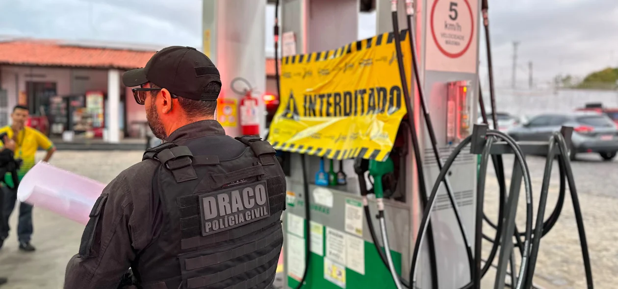 Equipes do DRACO em operação contra posto de combustíveis