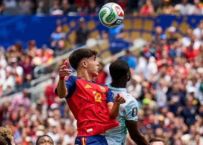 Espanha vence a Áustria e avança às oitavas da Copa do Mundo