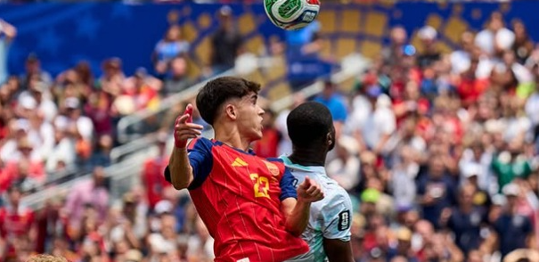 Espanha vence a Áustria e avança às oitavas da Copa do Mundo