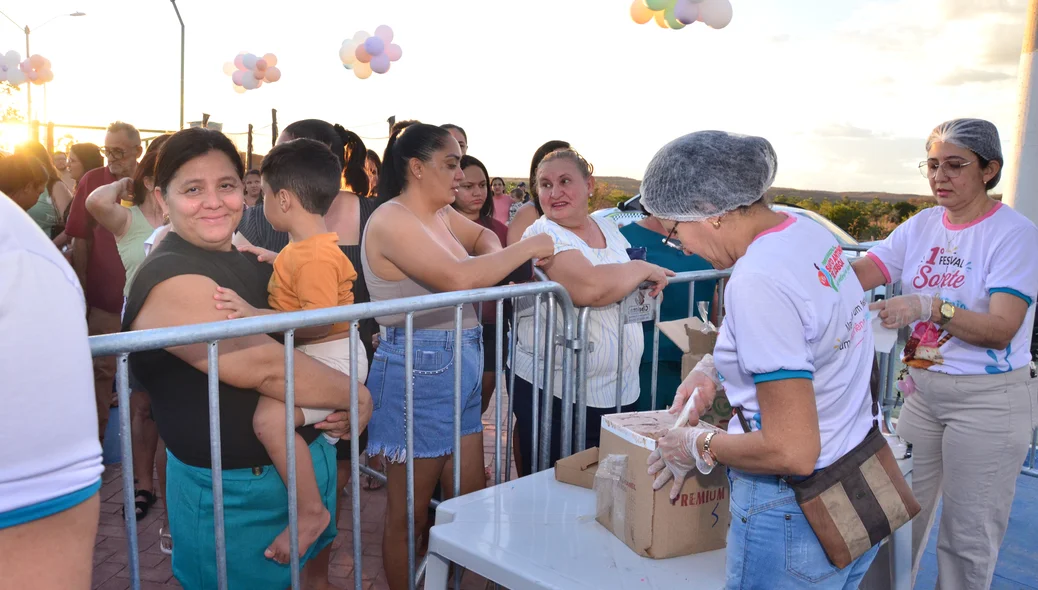 Famílias prestigiaram a primeira edição do Festival de Sorvete.
