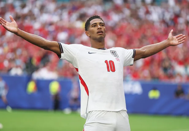 Fifa se pronuncia e nega irregularidade em gol da Inglaterra após polêmica com o fio aéreo