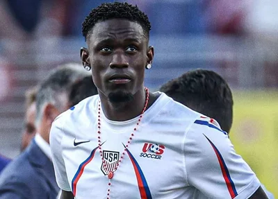 Fifa suspende punição e libera Balogun, dos EUA, para oitavas da Copa do Mundo