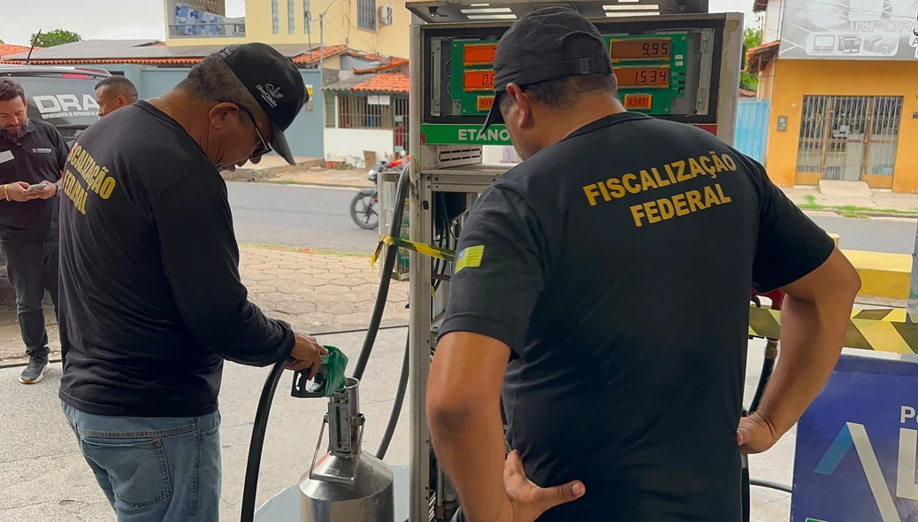 Fiscalização federal em postos de combustíveis em Teresina