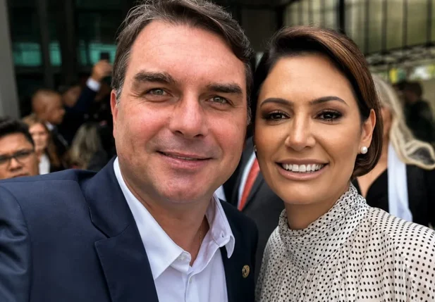 Flávio Bolsonaro diz não ter mais relações com Michelle Bolsonaro