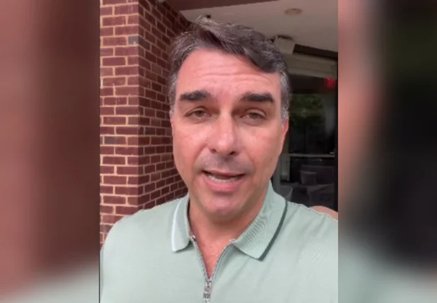 Flávio Bolsonaro diz que vai "reverter o estrago" de Lula em relação ao tarifaço dos EUA