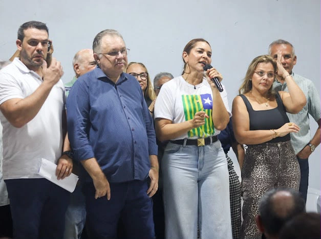 Florentino Neto e Janaínna Marques