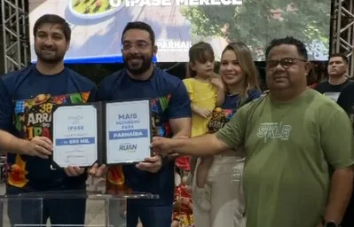 Francisco Emanuel assina ordem de serviço para reforma da Quadra e da Praça do Ipase durante a 38ª edição do Arraiá do bairro