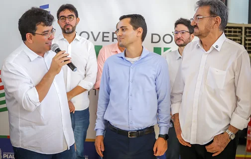 Governador Rafael Fonteles e diretor-presidente da Companhia Ferroviária e de Logística do Piauí, Rafael Veloso Nunes