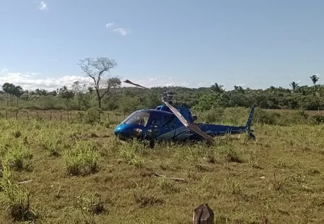 Peça se solta em voo e helicóptero faz pouso forçado em José de Freitas
