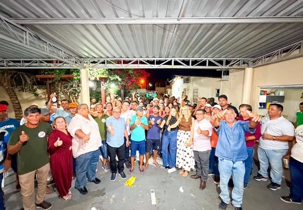 Hélio Isaías reforça diálogo com lideranças e participa do novenário de Nossa Senhora do Carmo