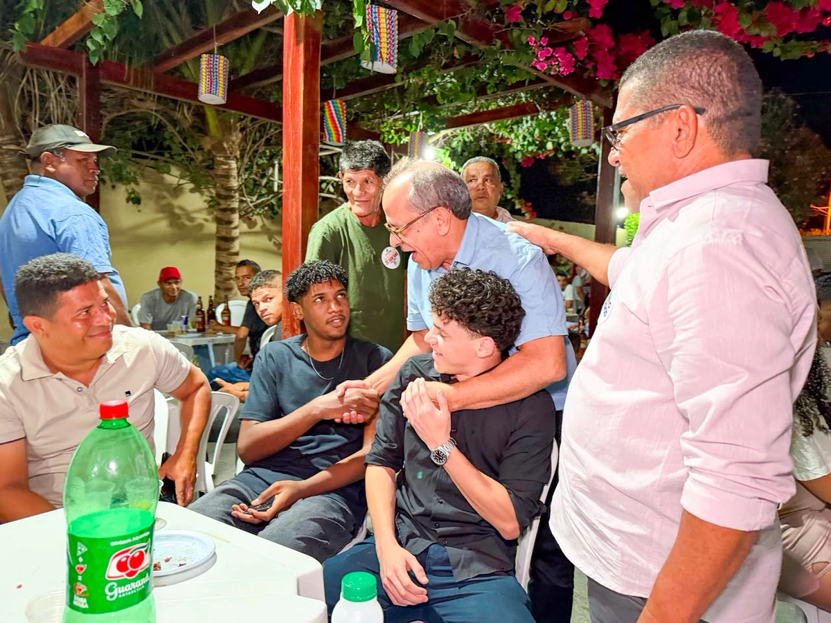 Hélio Isaías reforça diálogo com lideranças e participa do novenário de Nossa Senhora do Carmo