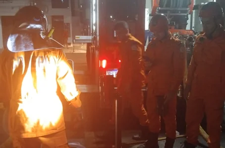 Incêndio destrói estabelecimento em Altos
