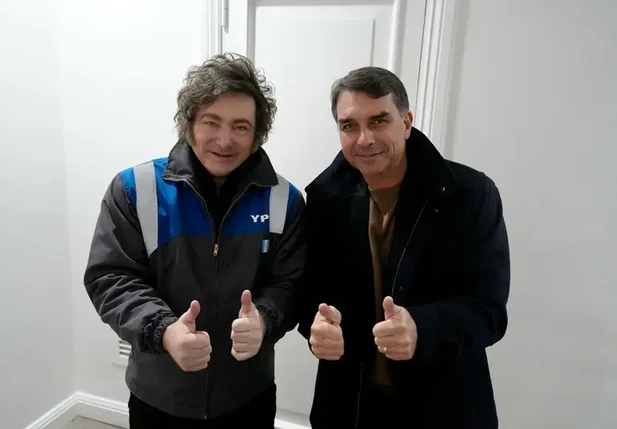 Javier Milei e Flávio Bolsonaro