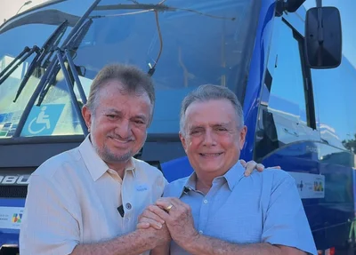 Joãozinho Félix recebe micro-ônibus destinado ao transporte de pacientes de Campo Maior.