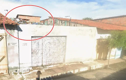 Lixo em cima da casa