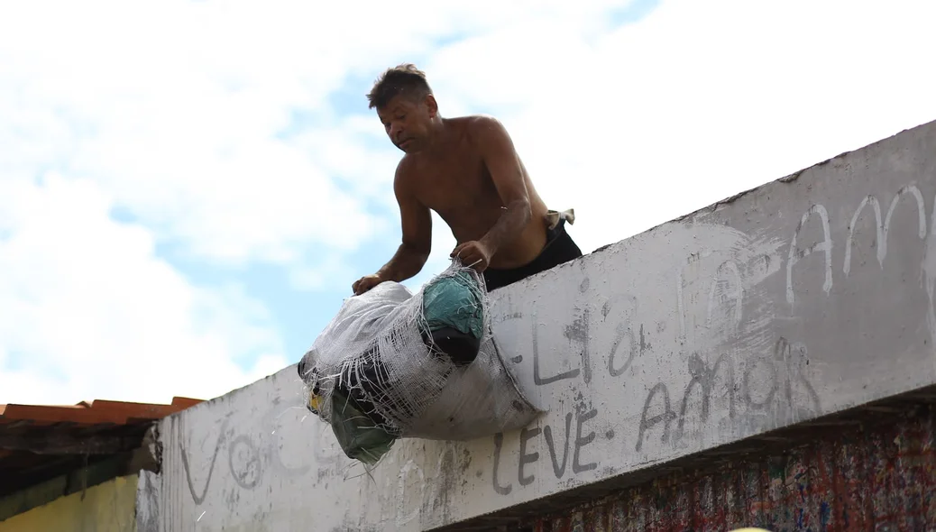 Lixo sendo removido