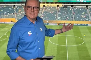 Luis Roberto anucia fim do tratamento contra o câncer