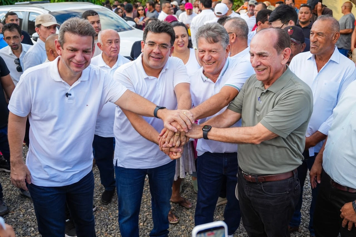 Marcelo Castro com lideranças