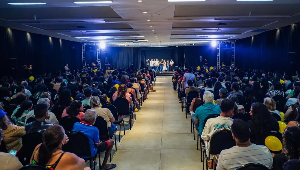 Marquinho Maia reúne mais de mil pessoas em reunião com os pré-candidatos Júlio César Filho e Georgiano Neto