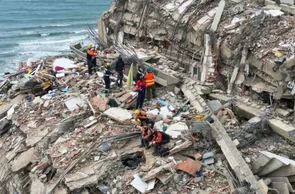 Médicos cirurgiões se voluntariam para ajudar as vítimas de terremotos na Venezuela; na imagem a equipe da Grad Brasil que atua no resgate de vítimas humanas e animais.